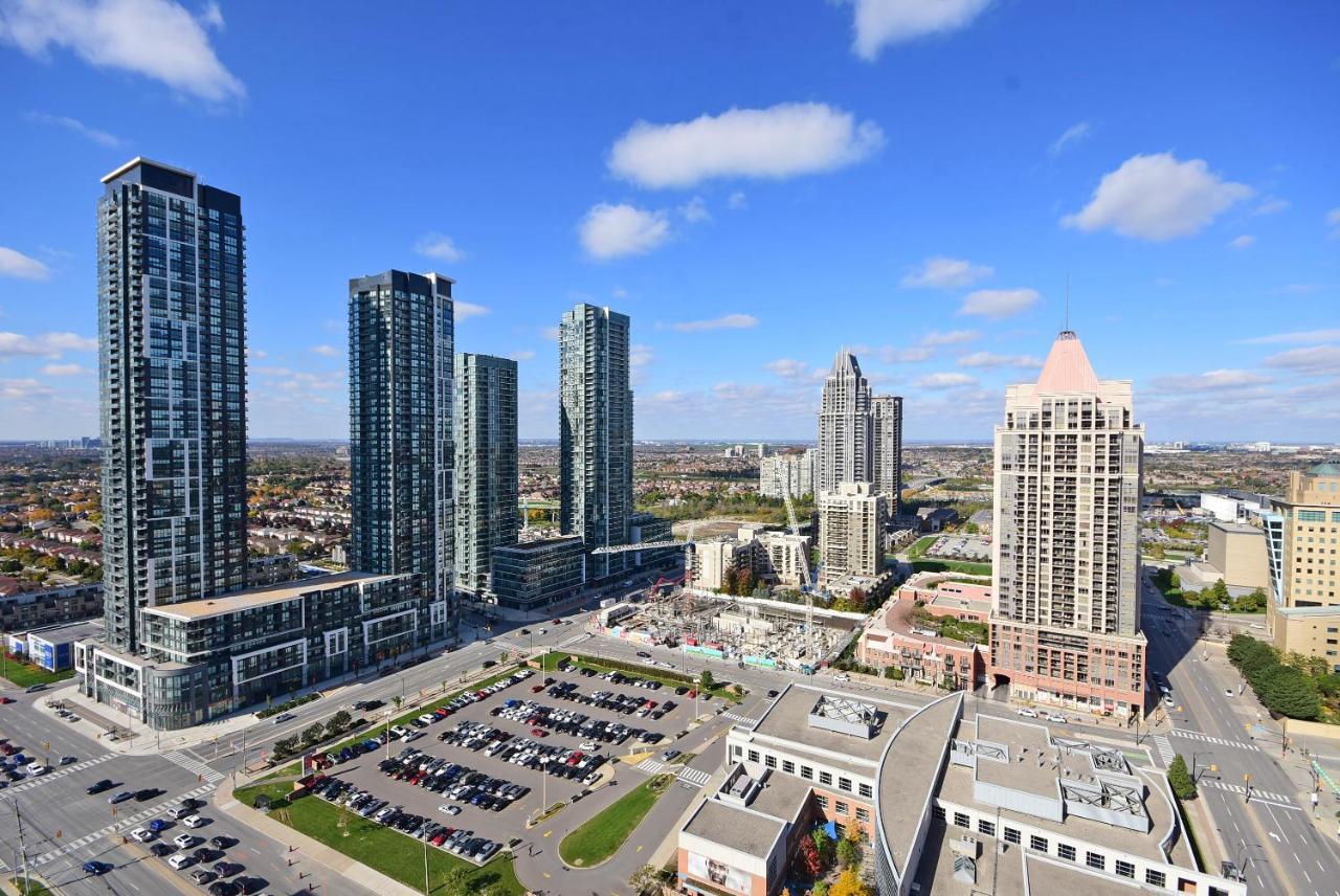 Royal Stays Furnished Apartments - Square One Миссиссага Экстерьер фото